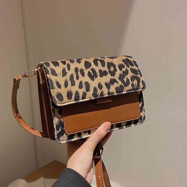 

2022 factory wholesale pop net red single shoulder messenger bag ins minority design autumn and winter small bag girl