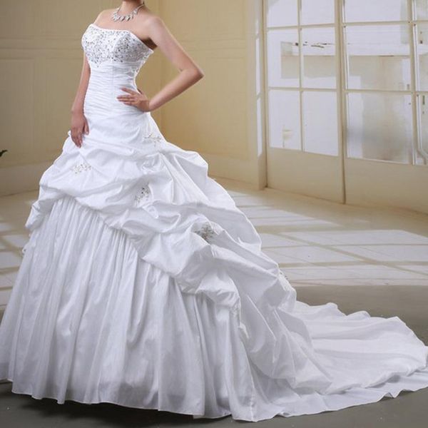 

vintage embroidery black ball gown wedding dresses long train ruched sweetheart strapless plus size gothic royal wedding gowns custom color, White