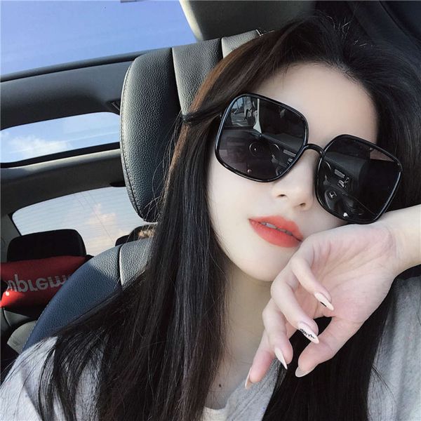 

big 2020 new d family sunglasses face thin box zhang ruonan same polarizing sunglasses black box gradient, White;black