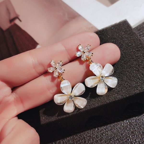 

new exquisite sweet flowers earrings french temperament ladies earrings cute girls gift jewelry1, Golden;silver