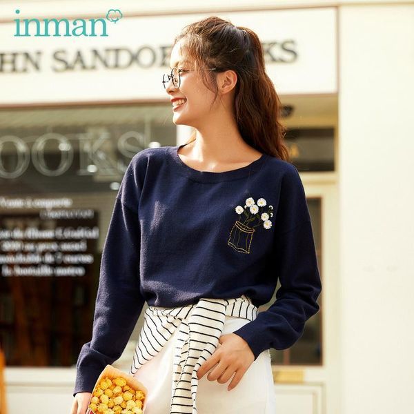 

inman 2020 autumn new arrival daisy embroidered pullover hem split cute dropped shoulder sweater1, White;black
