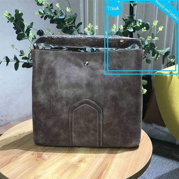 

2020 new head leather women's bucket fashion portable one shoulder bag across guangzhou