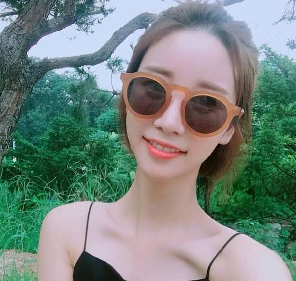 

sunglasses mincl 2021 round women fashion brand designer hip hop sun glasses ladies vintage candy color eyewear shades nx, White;black