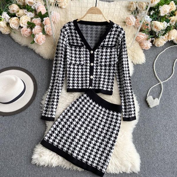 

deat 2021 spring women new fashion v-neck long sleeve pocket single breasted coat knitting mini skirt casual two piece set rd883, Gray