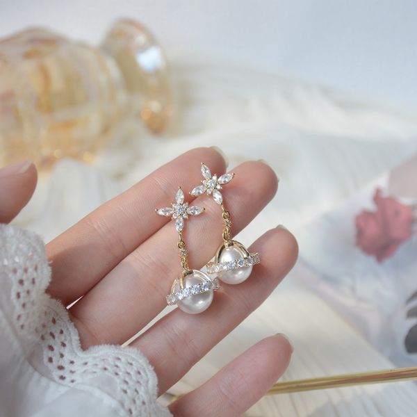 

2020 new arrival trendy water drop women dangle earrings pearl cross shaped fashionable retro french earrings jewelry, Silver