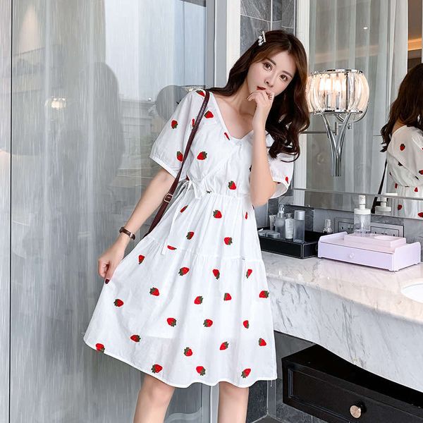 

2020 french white v-neck waist strawberries floral skirt, Black;gray