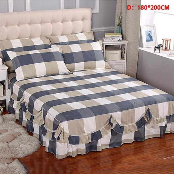 

bed skirt of elegant floral plaid covered in cotton lawn for the wedding ceremony decoration house