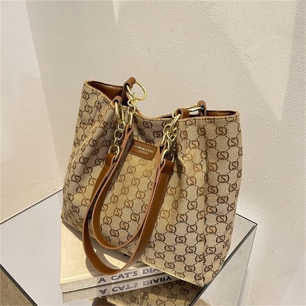 

70% off deals online 2022 spring new women's bag large capacity tote bag fashion trend hand net red texture shoulder