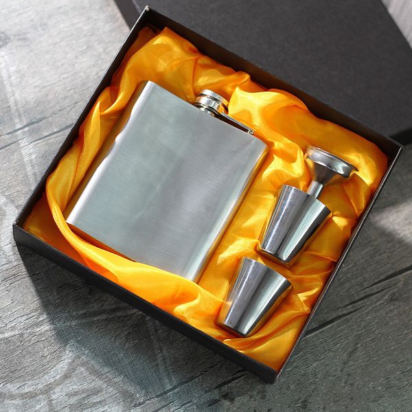 

7oz stainless steel set with 2pcs cups and 1pcs funnel portable pocket wine bottle whiskey hip flask