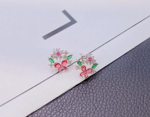 

2020 the new japanese and korean style fresh butterfly garland turns the color imitation diamond stud earrings 373, Golden;silver