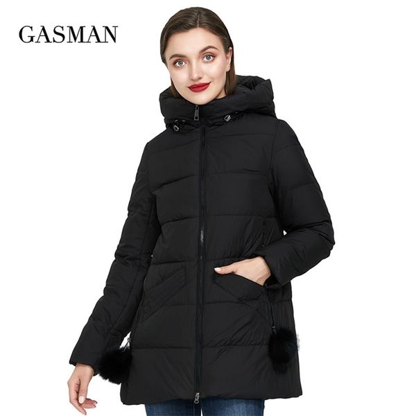 GASMAN Marca Winter Parka Chaqueta con capucha para mujer Abrigo Moda Chaqueta gruesa Abrigo Abrigo Femenino Beige Bola de piel Bio Coat 18833 201212