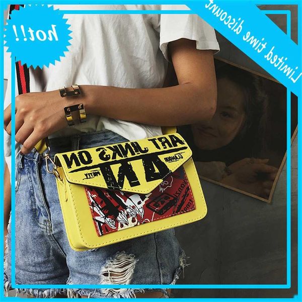 

new fashion women's bag with color contrast and slanting across one shoulder