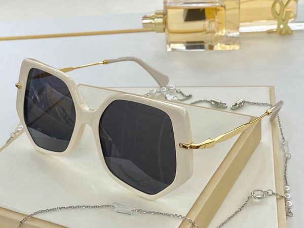 

63us new women sunglasses ladies diamond frame metal leg style fashion sunshade glasses uv400 trend noble glasses with box, White;black