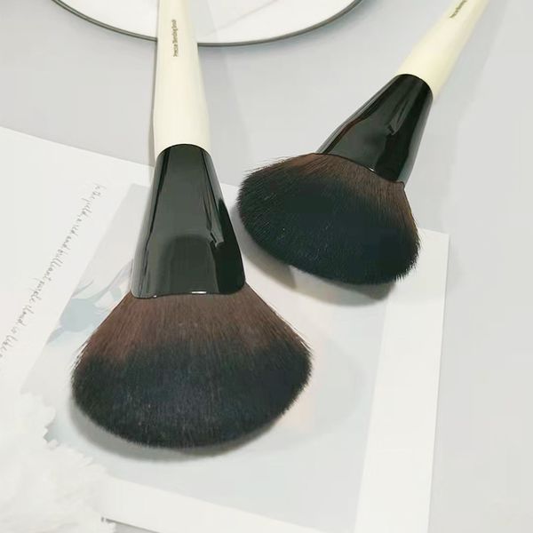 

precise blending makeup brush - dense fan shaped highlighting contouring powder blush beauty cosmetics tool