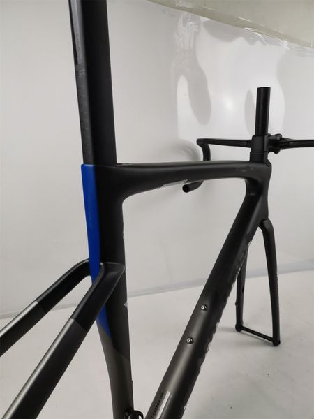 

road bike carbon frame flat-mount disc thru axle 100*12mm 142*12mm 700c bicyle frameset suitable for di2 group