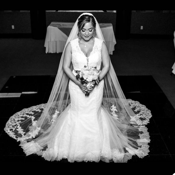 

new designer mermaid wedding dresses plus size lace applique floor length deep v neck wedding dress bridal gowns vestidos de noiva, White