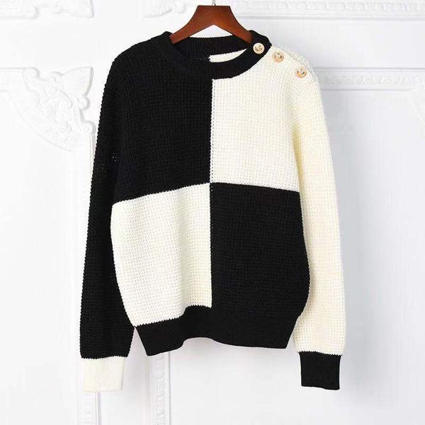 

2021 new brand fashion round neck black-and-white stitching one-shoulder button knitted sweater high end pullover women designer sweater, White;black