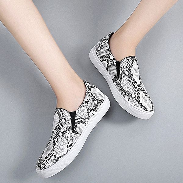 

laasimi fashion women flats snake print women loafers slip on shoes woman casual ballet flats ladies nurse platform shoes q1215, Black;white