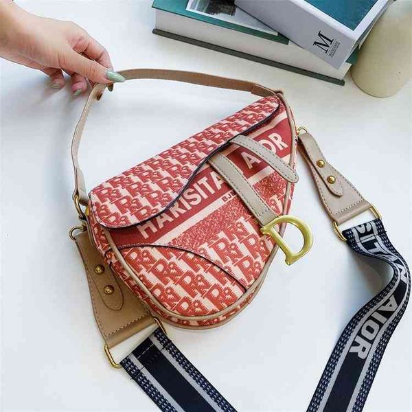 

armpit bag female new canvas saddle bag fashion horseshoe wide shoulder belt embroidered satchel purses luxury sale