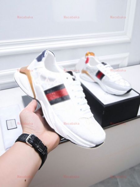 

2020 new arrival fashion men women casual shoes sneakers shoes genuine leather bee embroidered, Black