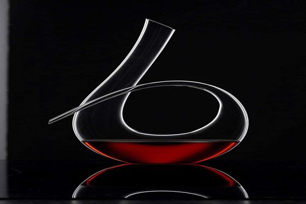 

twisted horn wine decanter lead crystal wine aerating decanter that holds 1500ml twisted horn decanter wmtvzm comb2010