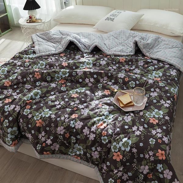 

classical style home soft summer comforter washed summer quilt air conditioning quilt1