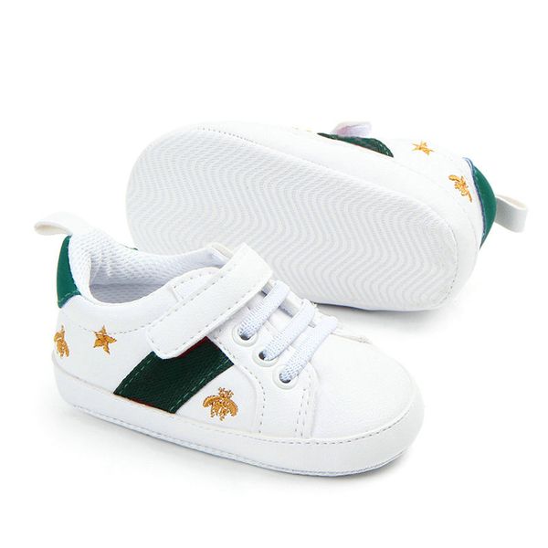 Bebek Ayakkabıları Bebek Erkek Kız Beşik Ayakkabı Yenidoğan Sonbahar beyaz ayakkabı Kalp Yumuşak tabanlı kaymaz Toka Askı Prewalker Sneakers