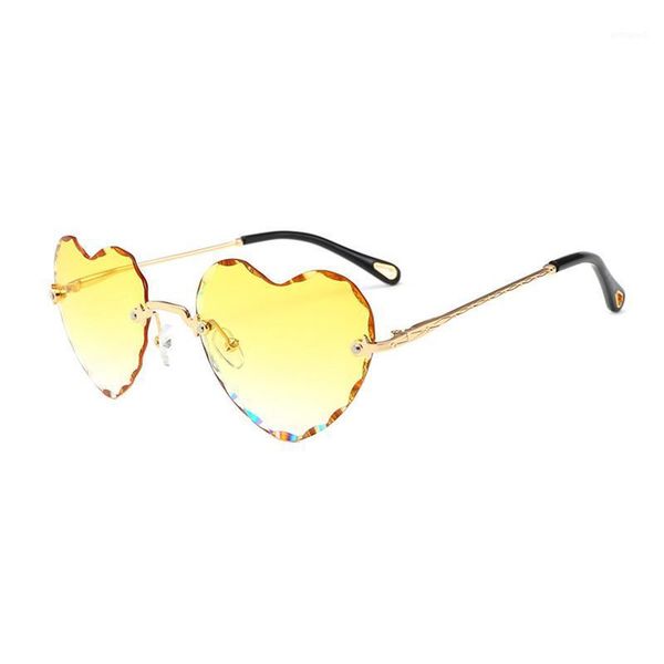 

sunglasses heart women fashion sun glasses for female male metal frames elegant luxury shades 2021 brand designer uv4001, White;black