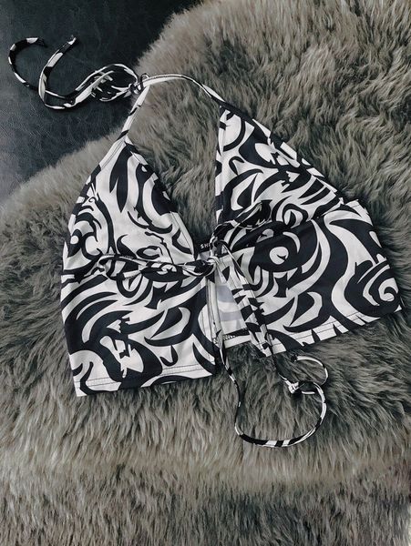 

tie front allover print halter crop z2du#, White