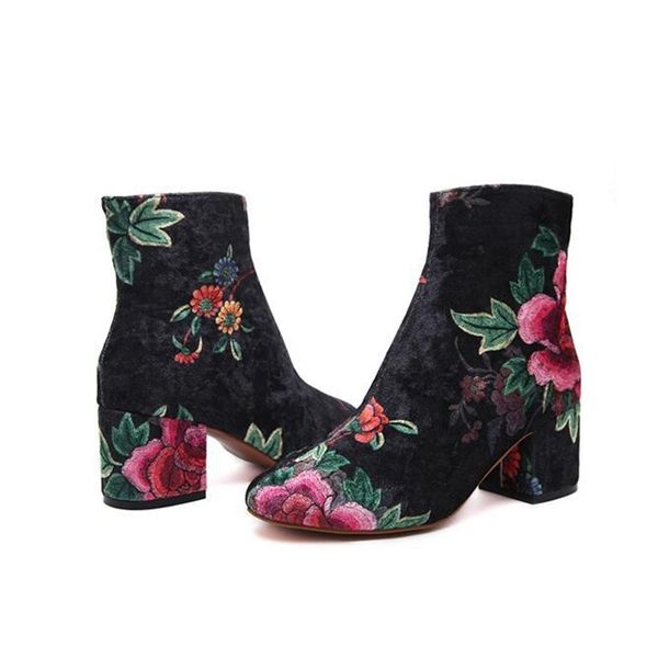 

fashionable women's winter boots suede women shoes for women embroidered prints bootie round ladies shoes. xz-052, Black