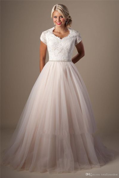 Champagne Dentelle Tulle Robe De Bal Modeste Robes De Mariée Cap Manches Perlé Princesse Vintage Église Robes De Mariée Col Haut Pas Cher Prix