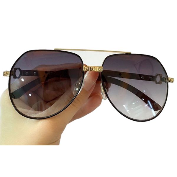 

новые моды пилотные солнцезащитные очки для женщин бренд негабаритного сплава солнцезащитные очки мужские uv400, White;black