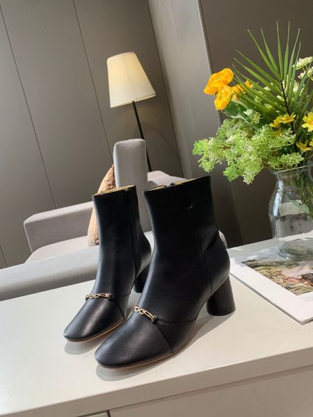 

designer womens boots luxury black gold metal chain buckle decoration side zipper round head low heel with box size 34-41