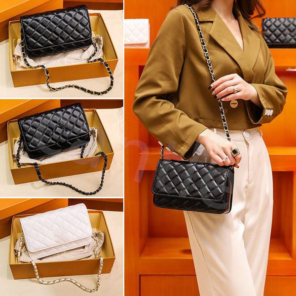 

fashion trend chain one-shoulder messenger bag personality temperament wild diamond retro small bag simple wild small sachet