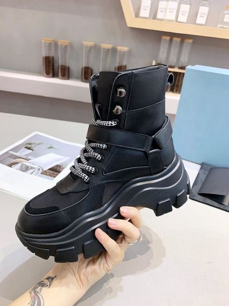 

2021 women's strap brushed rois leather and nylon boots ankle combat boots, detachable nylon bag, 55mm rubber tread sole, Black