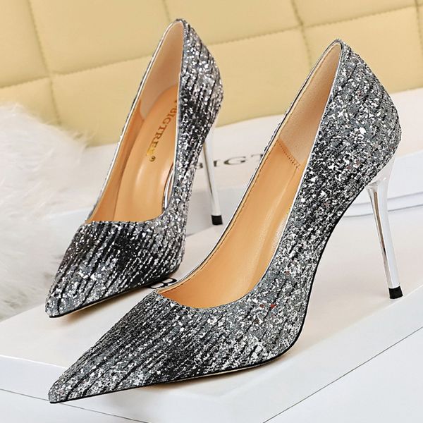 

woman nightclub thin high heels stiletto design casual pumps pointing to sparkling sequinsmultifunction, Black