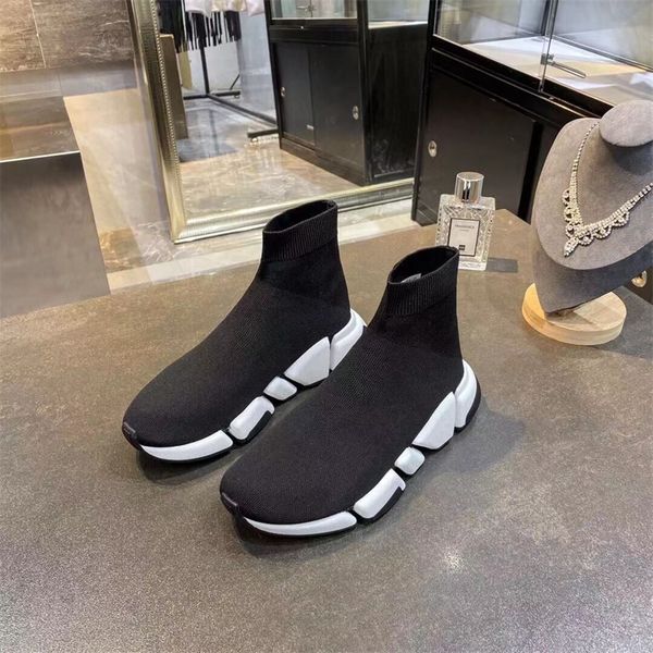 

a18 luxurys designers women rain boots england style waterproof welly rubber water rains shoes ankle boot booties 35-44, Black