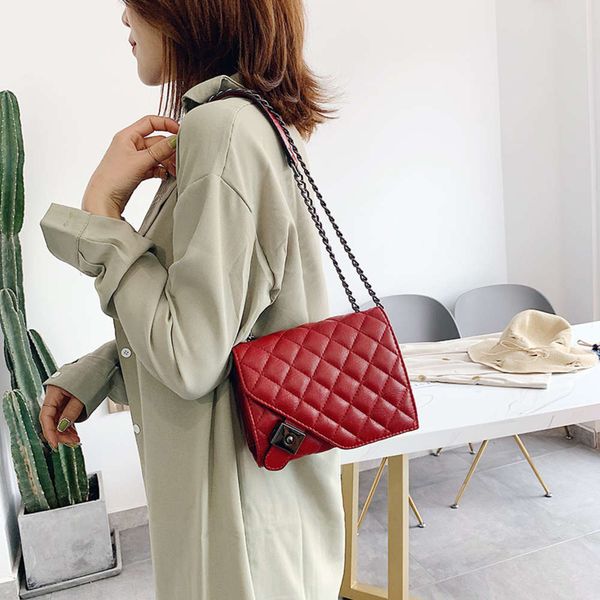 

luxurys designers net red women's new one shoulder messenger bag in spring of 2021
