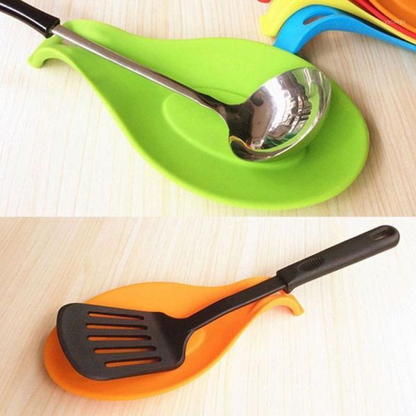 

silicone insulation spoon rest heat resistant placemat drink glass tray spoon pad eat mat pot holder kitchen accessories1