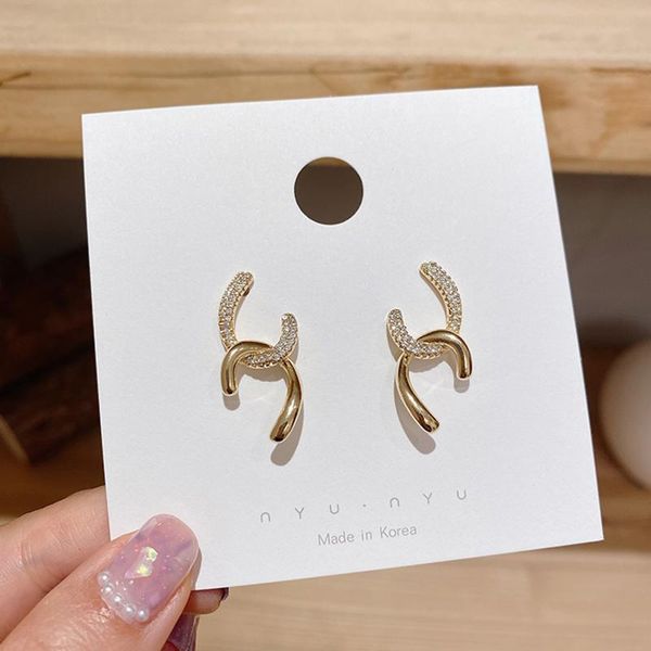 

AENSOA Elegant CZ Prave Drop Earrings for Women Gothic Fashion White Crystal Earrings Female Korean Jewelry Ear Accessories Gift, Silver