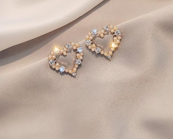 

2020 new sweet girl simple sparkling diamond pearl heart-shaped stud earrings student girlfriend bff 409, Golden;silver
