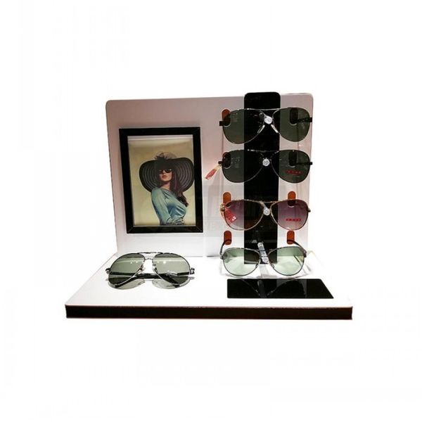 

акриловая стойка для солнцезащитных очков с рекламной рамкой