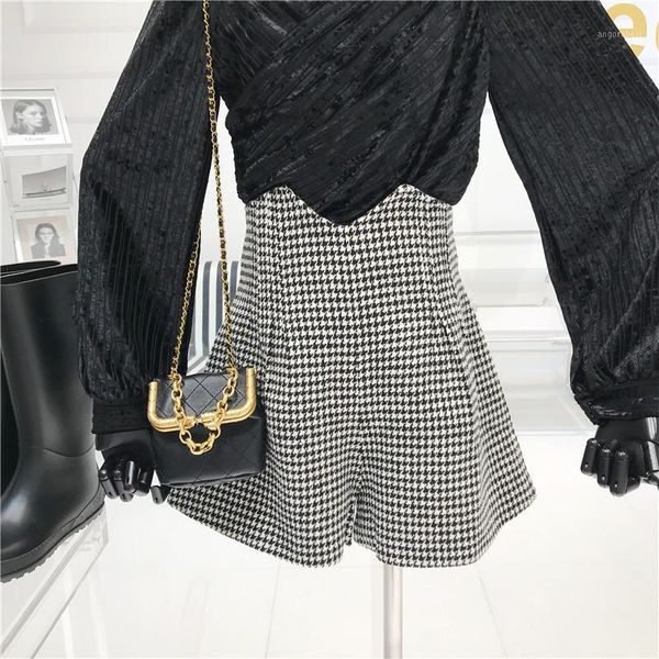 

wool boots pants wide leg pants 2020 autumn and winter new plover high waist slim joker casual shorts to wear1, White;black