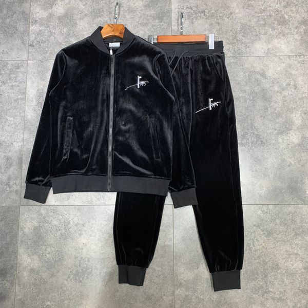 

mans designers tracksuits french autumn winter fashion embroiderey bee velvet tracksuit mens designer windbreaker breathable zipper black, Gray