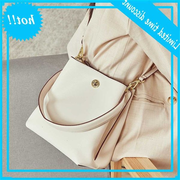 

women's 2020 new oil wax cow leather large capacity bucket casual portable messenger bag