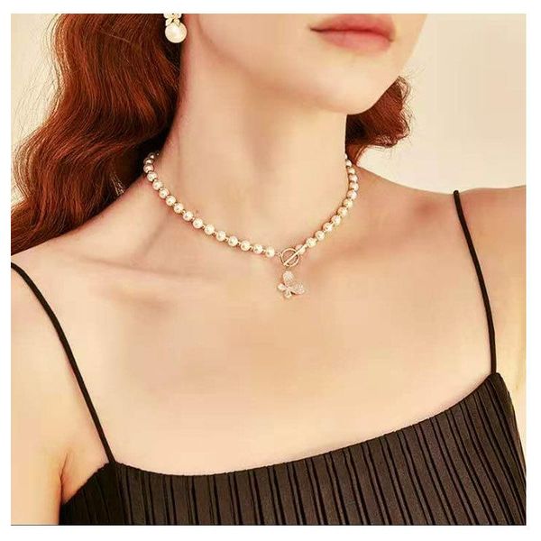 

korean fashion alloy butterfly pendant imitation pearl choker necklace for women trendy street clavicle chain girl's jewelry, Golden;silver