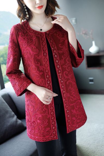 

mother autumn winter coat female 2020 autumn new style elderly grandmother winter coat 50 mother winter coat, Black;gray