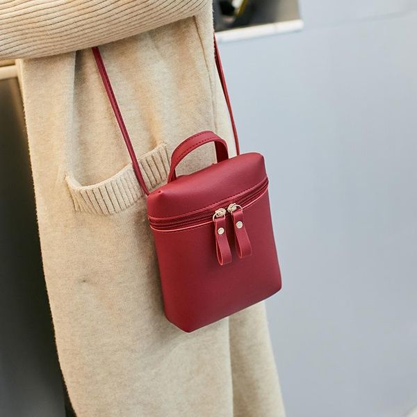

2021 women's bag shoulder bag women's straddle portable small square