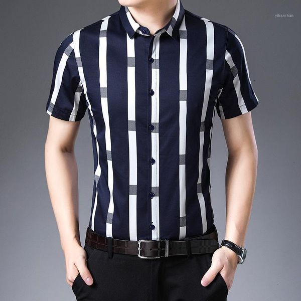 

in the summer of 2019 the new short sleeve shirt young men's gauze shirt was reversed -and -wear shirts men's clothes1, White;black