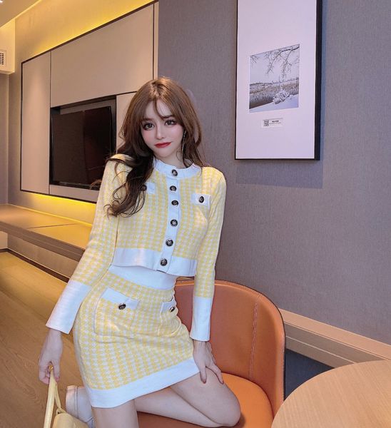 2021 EINE Linie Gelb Koreanische Herbst Frauen Plaid Einreiher Casual Pullover Strickjacke Top + Mini Rock Elegante Zwei stück Kleider Set